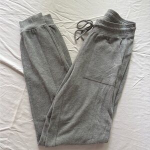 ALO Yoga Heather Gray lightweight Sweatpants